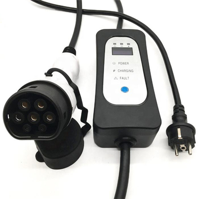 Cargador portátil de vehículos eléctricos de tipo 2 de 110V a 240V con enchufe Schuko regulable de corriente