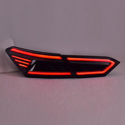 Transforme su Toyota Camry 18-22 con nuestra luz de freno LED llamativa y funcional