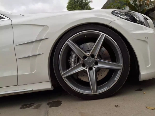 Kit de cuerpo de estilo para Mercedes W205 Clase C Frente parachoques traseros parachoques Fenders faldas laterales