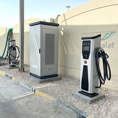 CCS1 CCS2 GB-T Estación de carga de vehículos eléctricos dividida Combinación de pila de cargadores de vehículos eléctricos 240KW