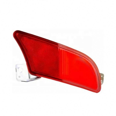 La luz de niebla del parachoques trasero para Ford Escape 2020 LV4B-15K273-BA LV4B-13B414-BA debe sustituirse o repararse.