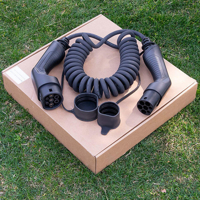 Conector de carga de vehículos eléctricos de tipo 2 con material TPU y voltaje de funcionamiento de 250 V